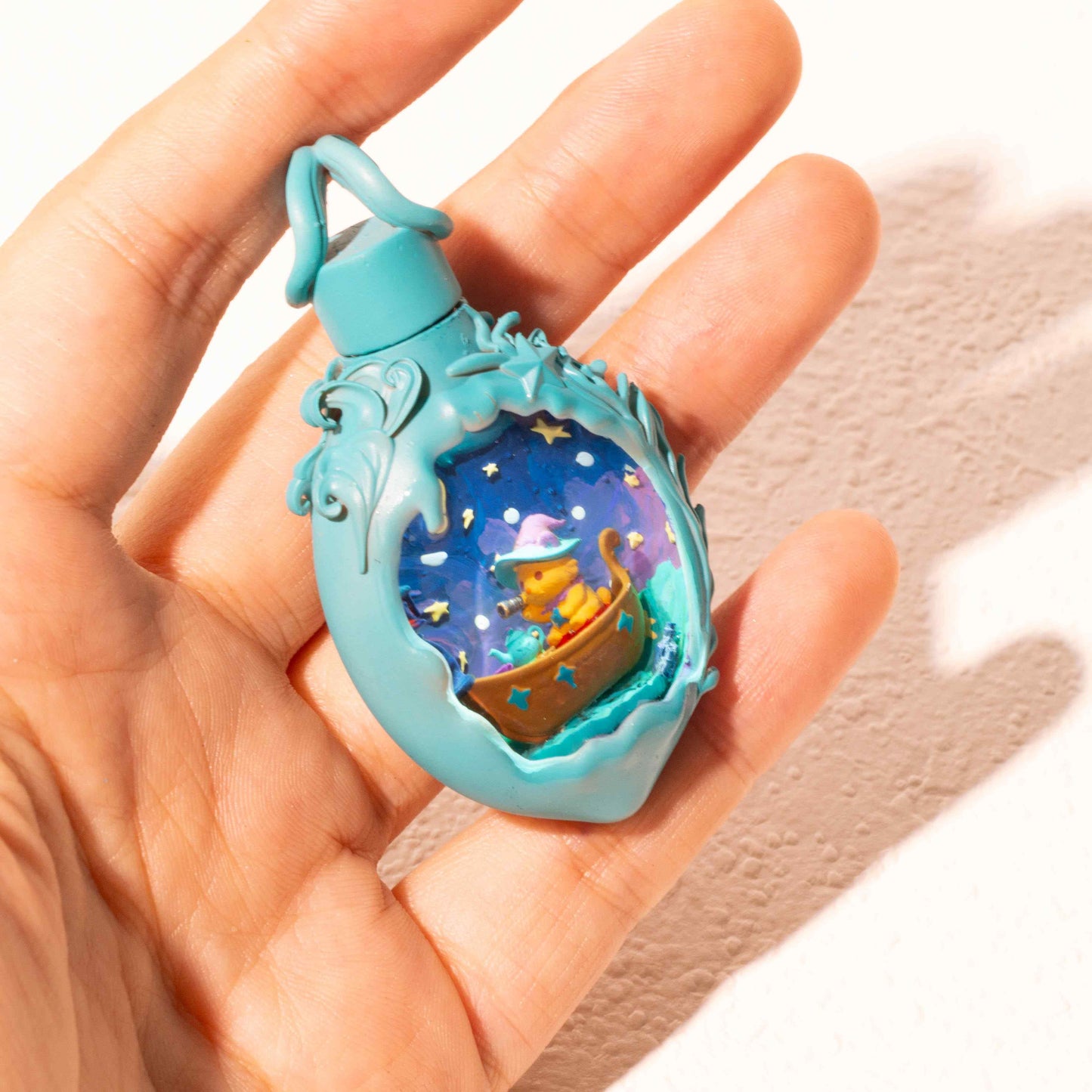 Starry Voyage Micro Landscape Necklace – Hand-Painted Resin Pendant with Wizard Cat & Constellations