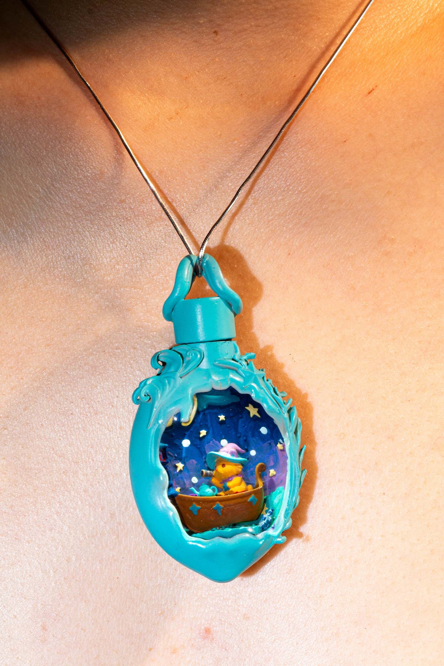 Starry Voyage Micro Landscape Necklace – Hand-Painted Resin Pendant with Wizard Cat & Constellations