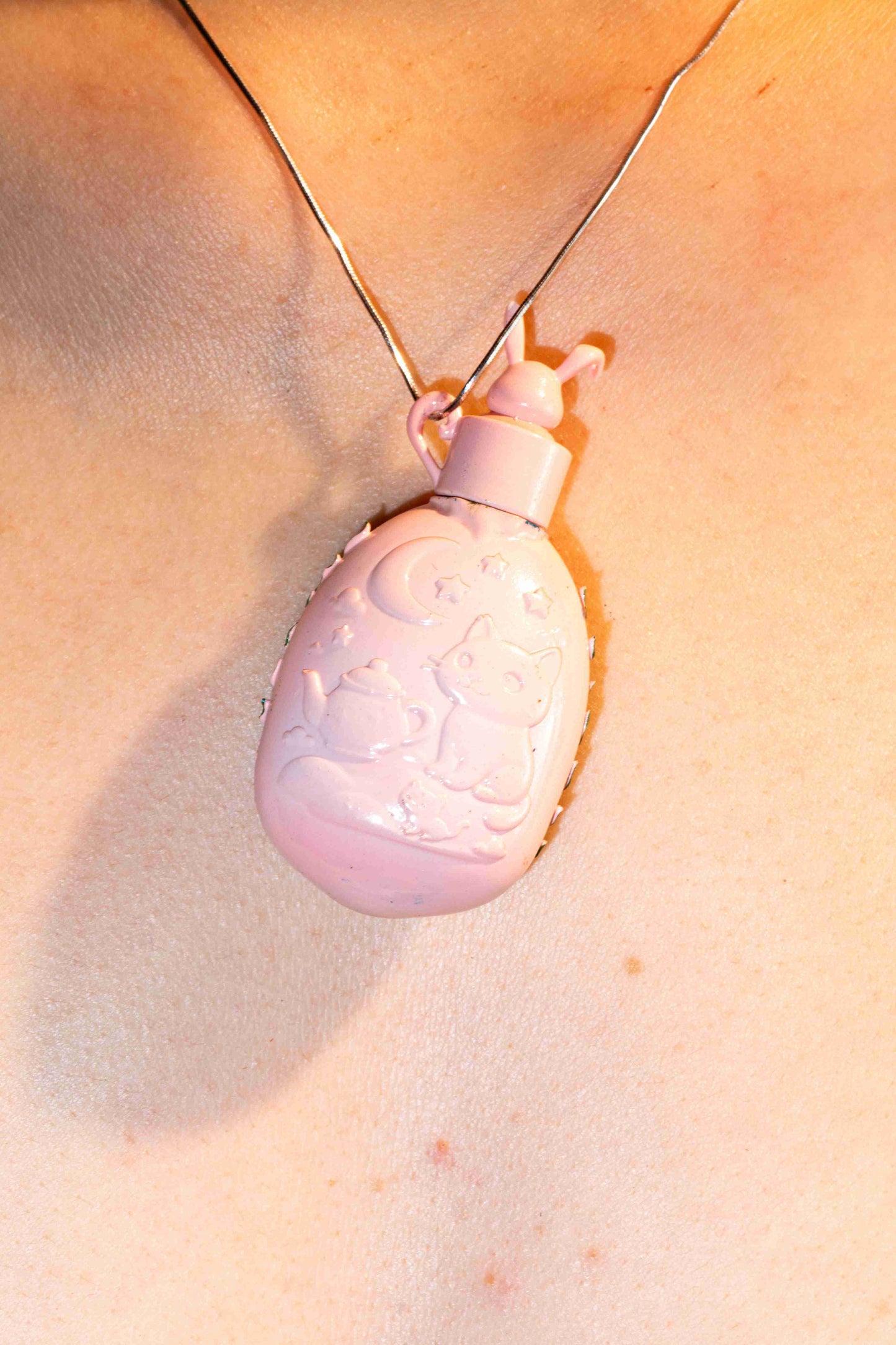 Moonlight Hideaway Micro Landscape Necklace – Hand-Painted Resin Pendant with Bunny & Treehouse Scene