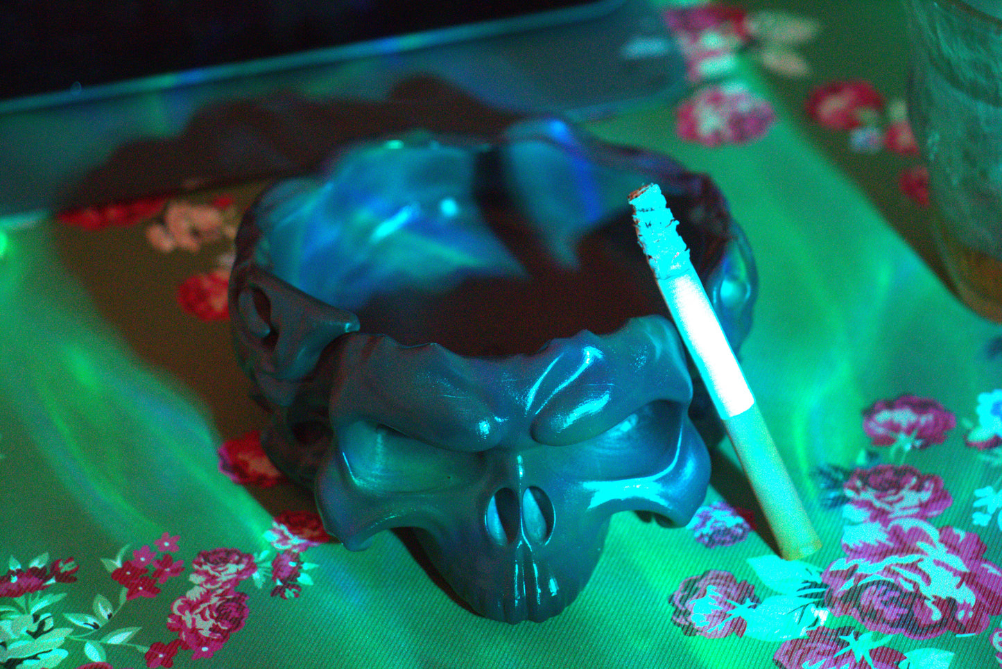 skull ashtray cigar