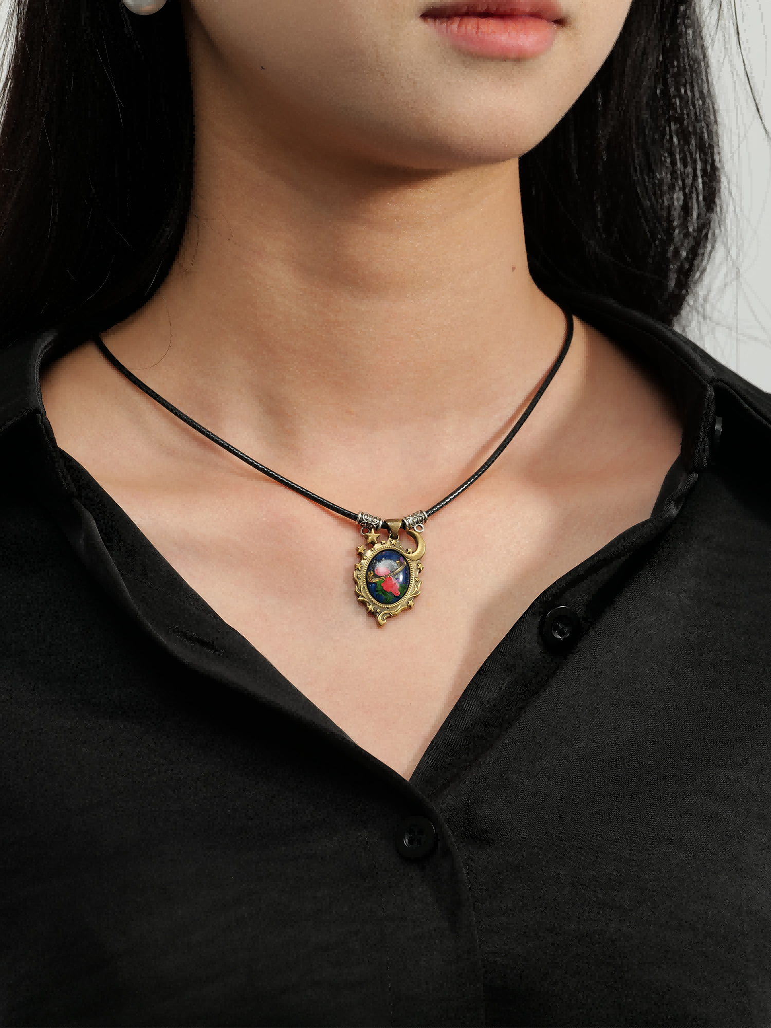 Moonlight Rosewish-brass necklace
