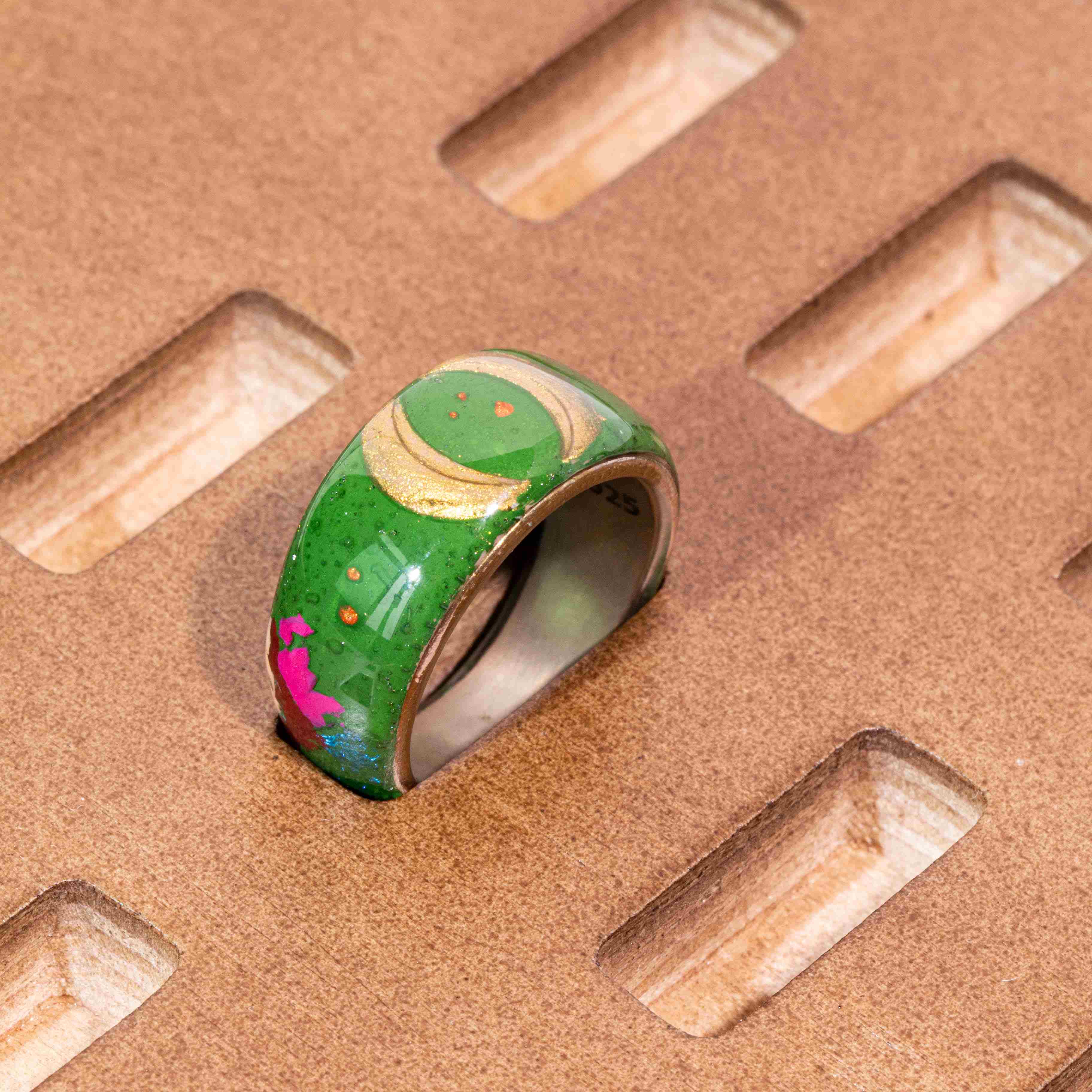Moonlight Grove · Crescent Moon Relief 925 Silver Ring
